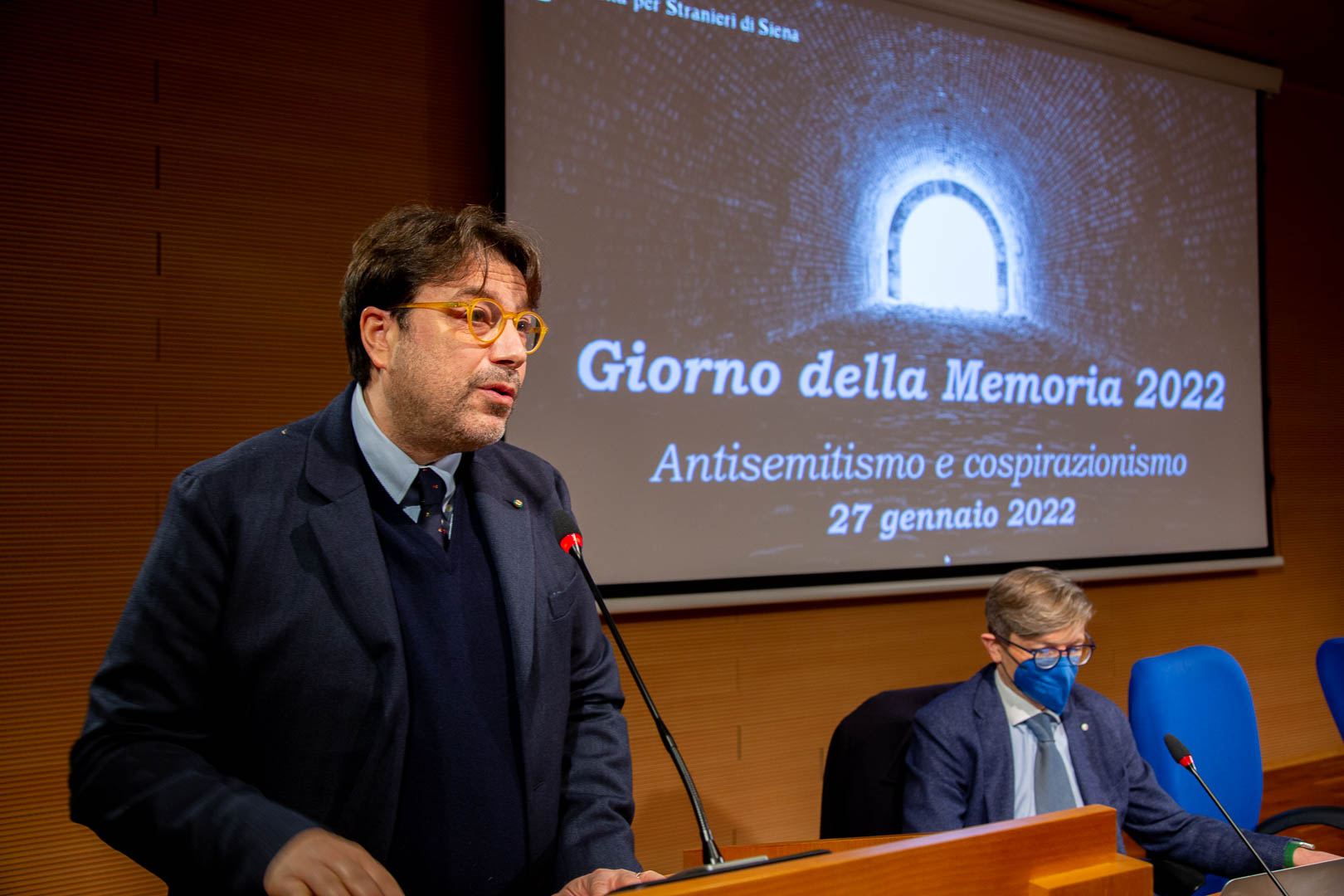 Morte Berlusconi, all’Università per Stranieri nessuna bandiera a mezz’asta. Montanari: “No alla santificazione politica”