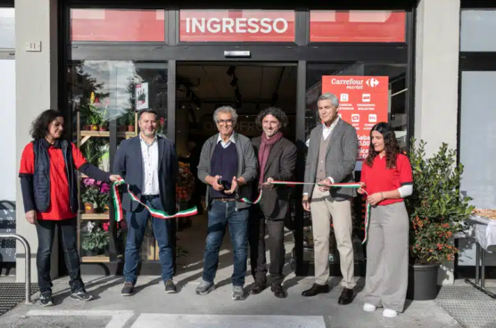 Primo Piano: Inaugurazione locali nuovi per il negozio in Via Largo  Sassetta a Ravacciano