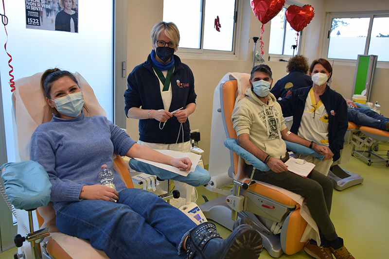 San Valentino, grande successo per le donazioni di coppia al Centro Emotrasfusionale dell’Aou Senese