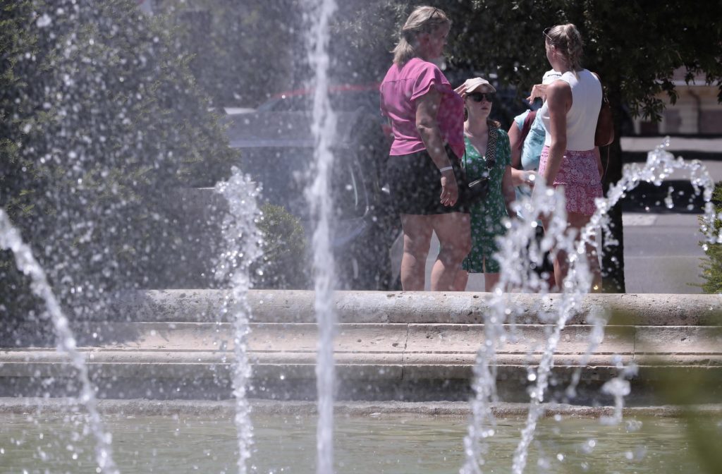 Caldo e temperature elevate, lo sportello sociale del Comune a disposizione per tutte le necessità