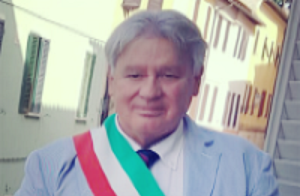 Asciano, il sindaco contro il ripetitore nella strada di Salteano: “Avviate verifiche sulle autorizzazioni. Presto un sopralluogo con i carabinieri forestali
