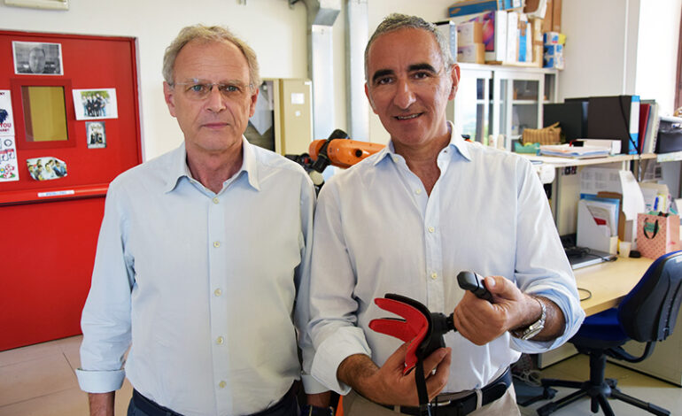 Dal festival di Taormina riconoscimento alla tecnologia di Scotte e Università: premio al sesto dito robotico