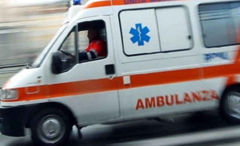 Scontro tra auto e moto, grave un 28enne