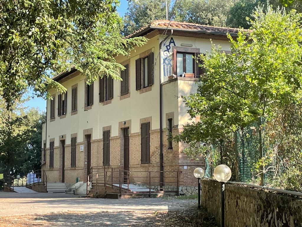 Cas all’ex-scuola di Montalbuccio: dalla giunta via libera alla nuova convenzione con la Prefettura