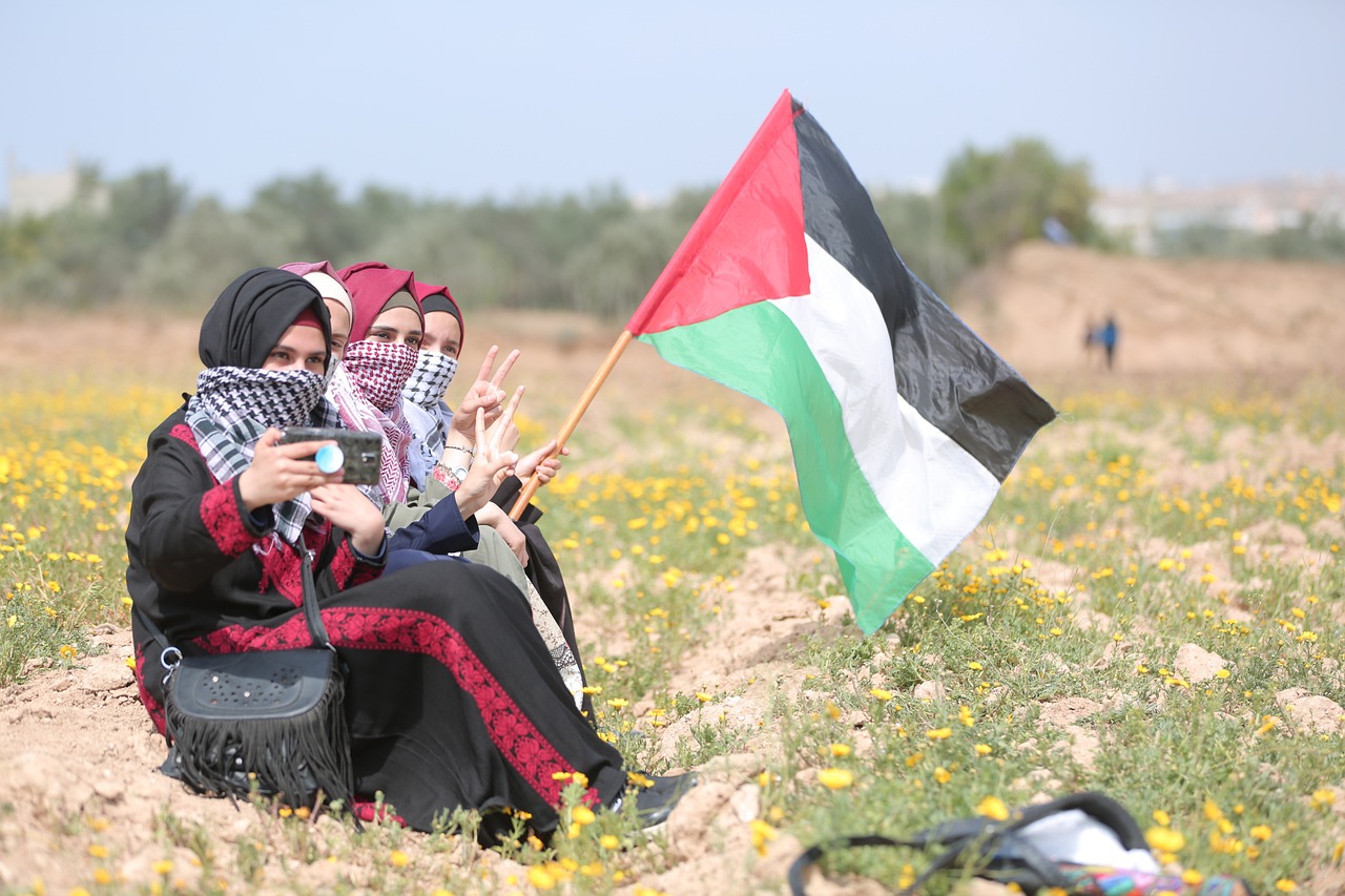 “Non santificate il carnefice”: presidio di solidarietà al popolo a palestinese a Siena