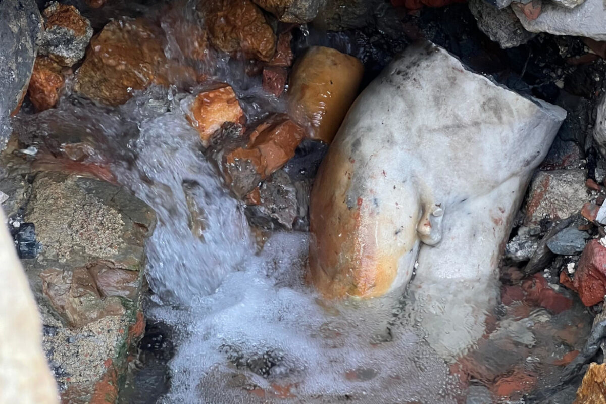 Nuova scoperta a San Casciano dei Bagni, dall’acqua un Apollo in marmo alto due metri