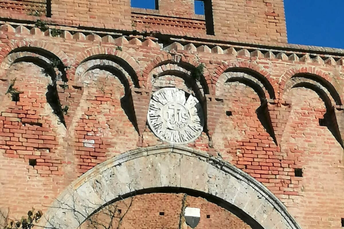 Distaccamento materiale, chiusa Porta Romana a Siena