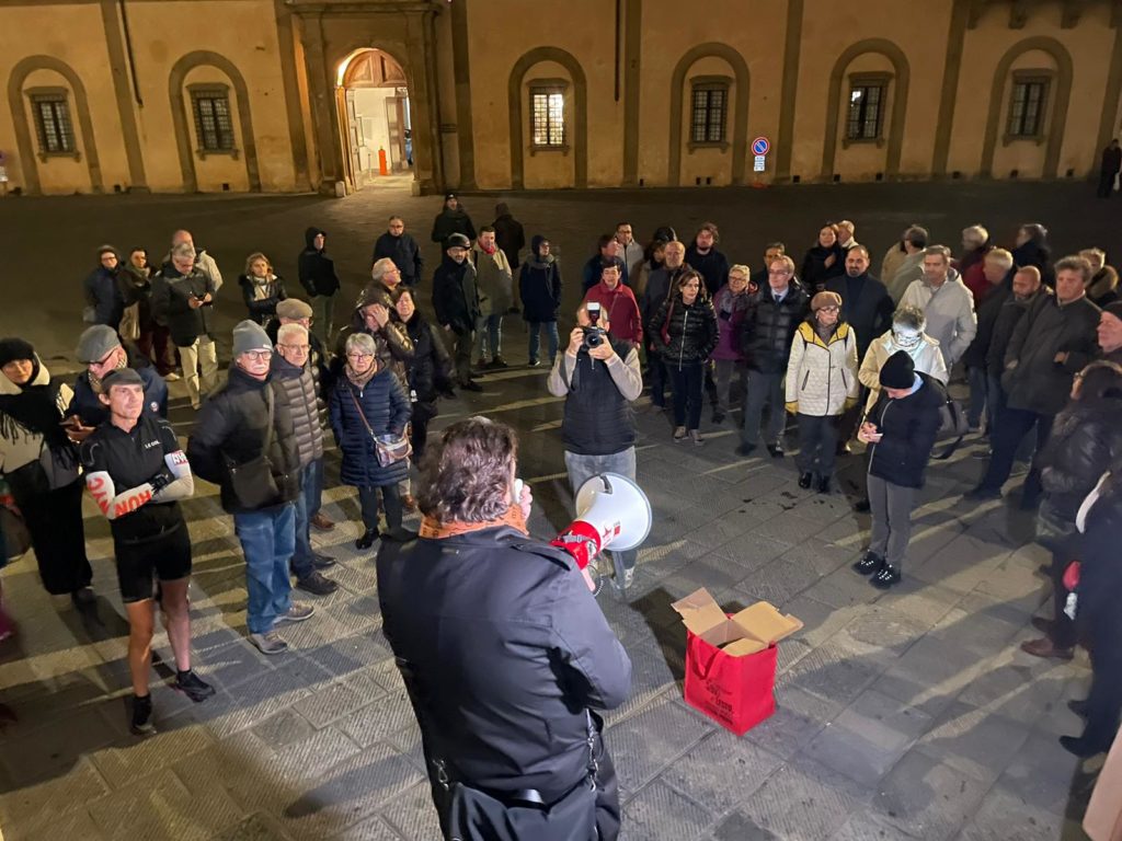 Biotecnopolo, oltre cinquanta alla manifestazione del Pd. Le interrogazioni dem arrivano sul tavolo della Meloni