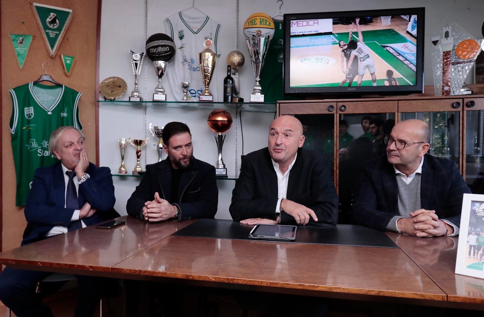 Mens Sana Basketball e CONFAPI Siena insieme per sostenere la crescita della Mens Sana Basketball e favorire lo sviluppo delle aziende del territorio.