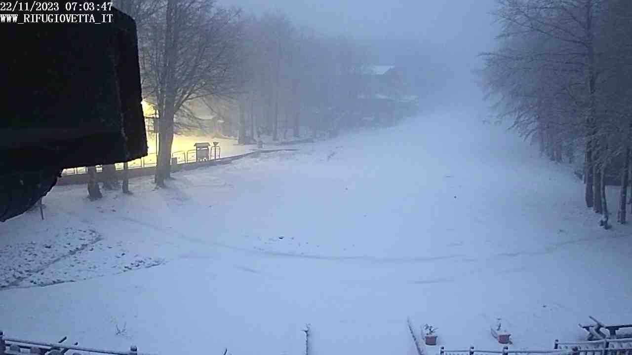 Meteo, l’Amiata si risveglia sotto la neve. Arriva il freddo su Siena e provincia
