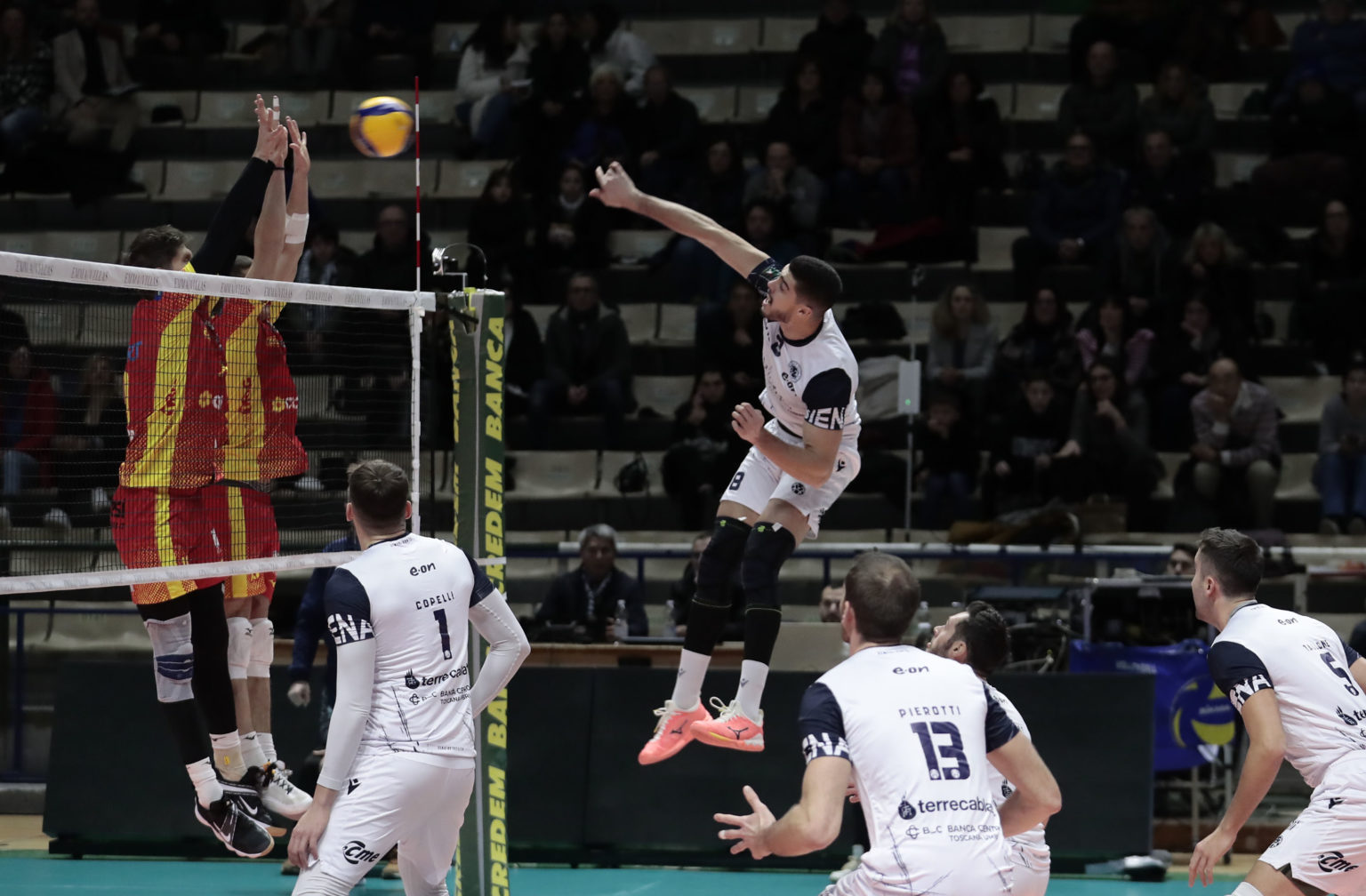 Prosegue il momento d’oro dell’Emma Villas Volley. Mechini: “Le difficoltà ci hanno reso più forti”