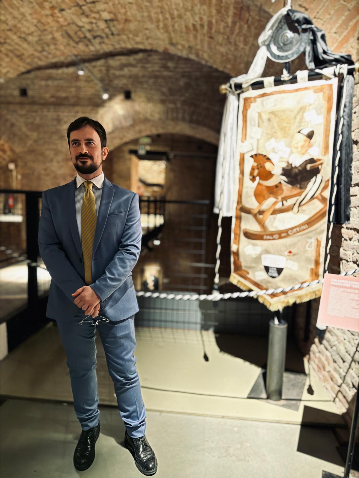 Palio, ecco tutti gli orari della carriera del 2 luglio. Domani la presentazione del Drappellone di Gasparro