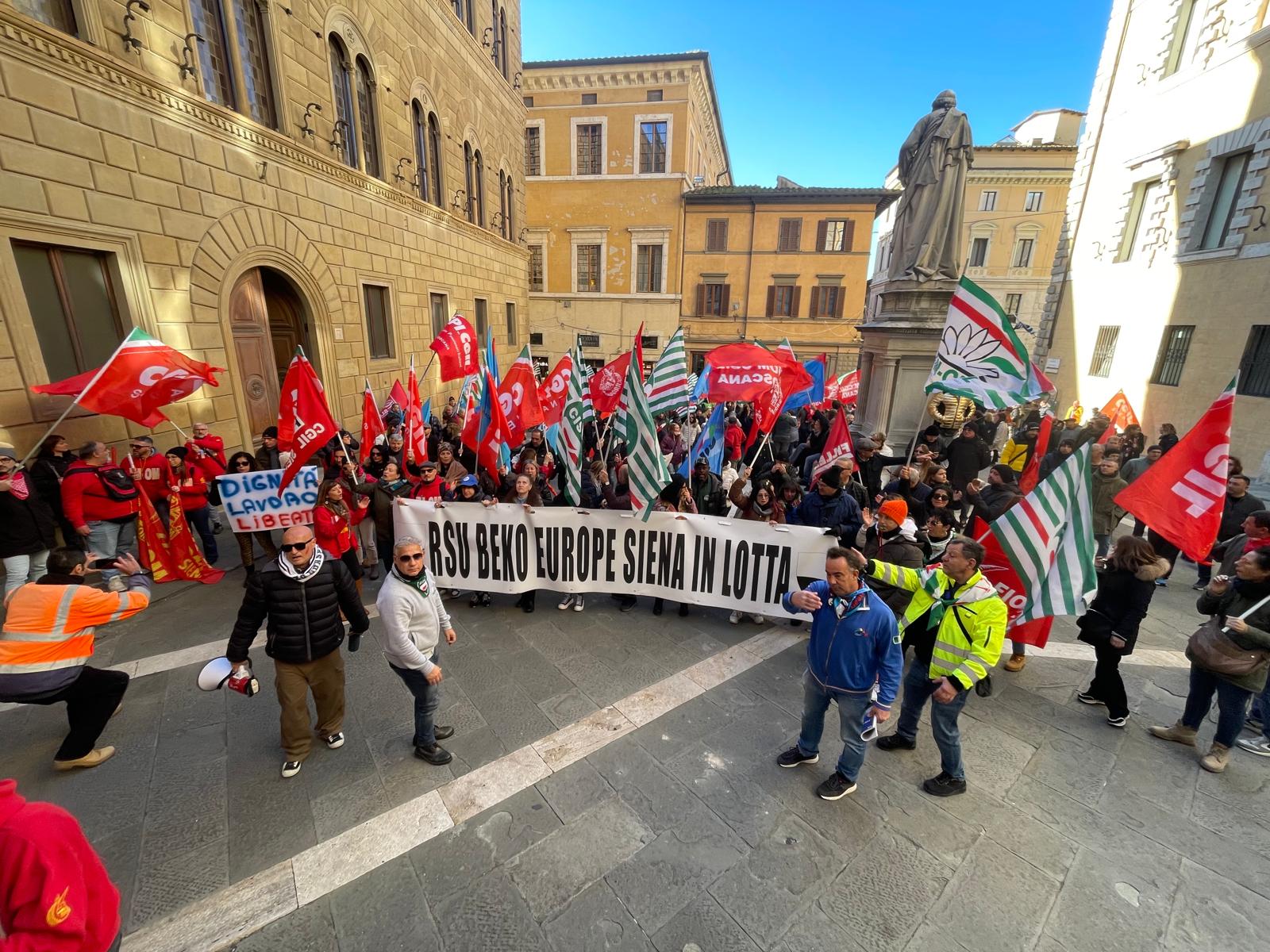 Beko, Azione interroga il ministro: “Il golden power non prevede la salvaguardia occupazionale”