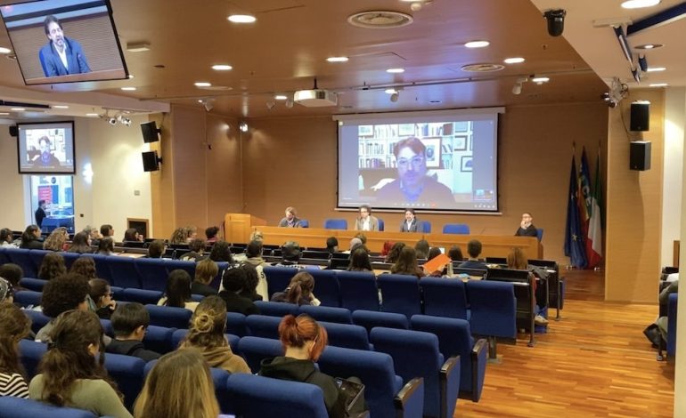 L’Università per Stranieri di Siena ha deciso di non rinnovare la Convenzione di tirocinio con la Marina Militare