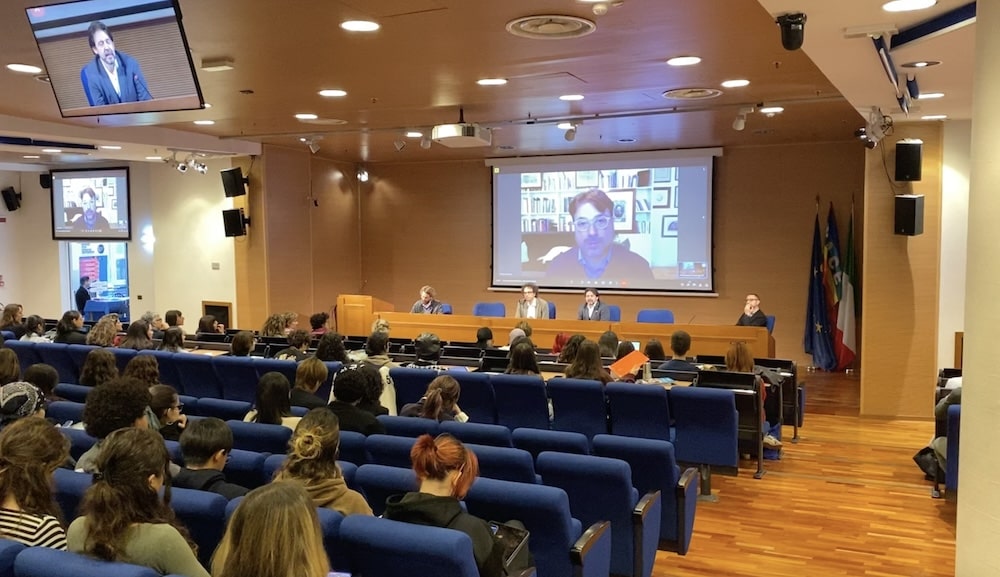 L’Università per Stranieri di Siena ha deciso di non rinnovare la Convenzione di tirocinio con la Marina Militare