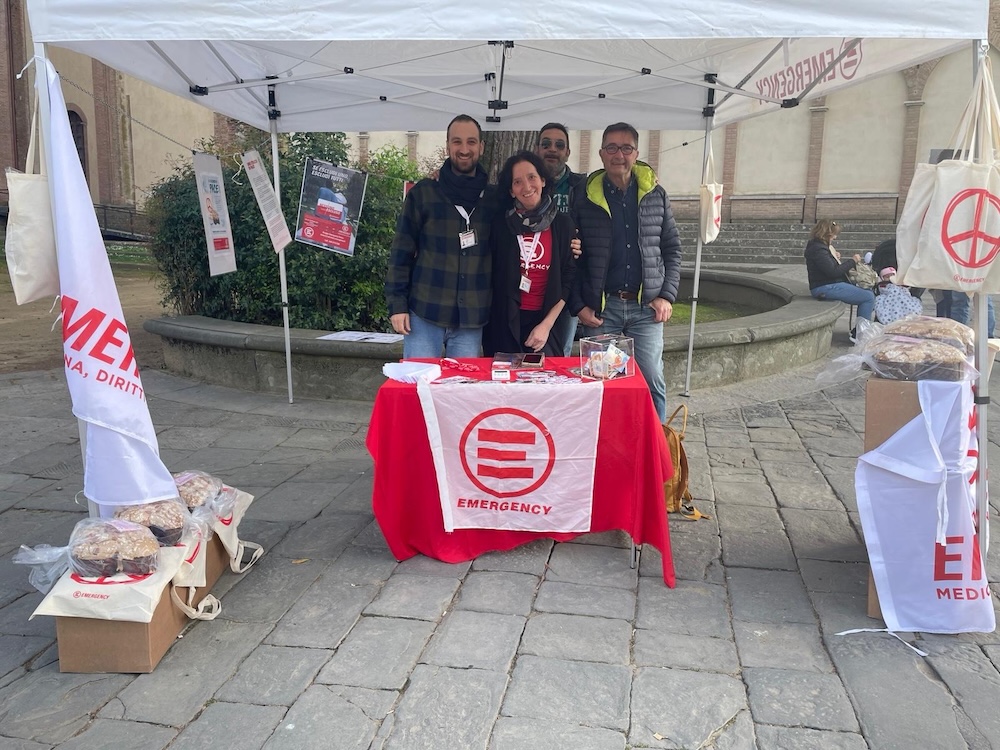 Anche a Siena arriva il panettone solidale di Emergency