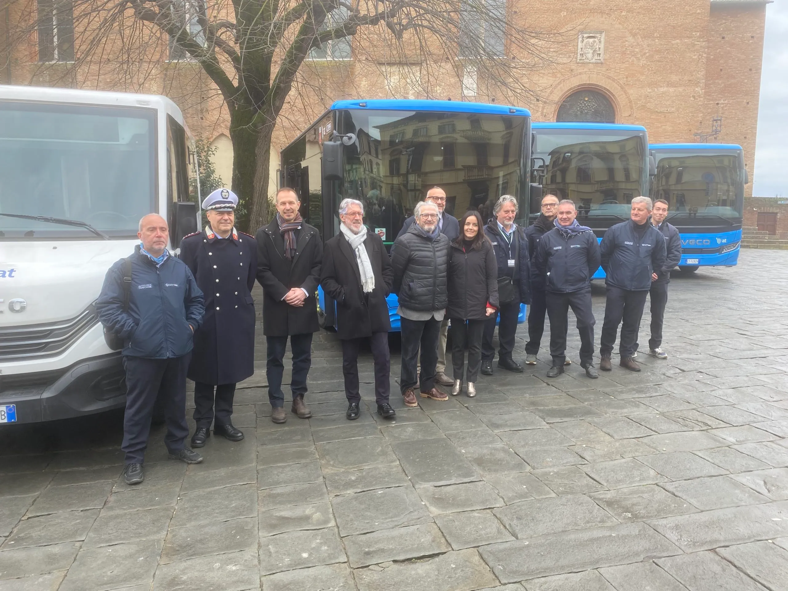 Autolinee Toscane presenta i 4 nuovi bus per Siena. Bechelli: “Dal 2021 arrivati 64 nuovi mezzi per la città”