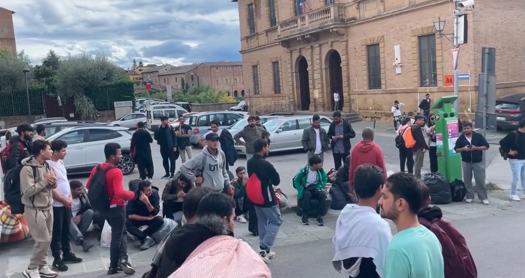 Il Comune di Siena mette a disposizione una struttura di proprietà per accogliere 15 migranti