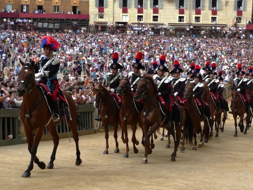 Palio: carabinieri a cavallo, rinnovato l’accordo fino al 2027