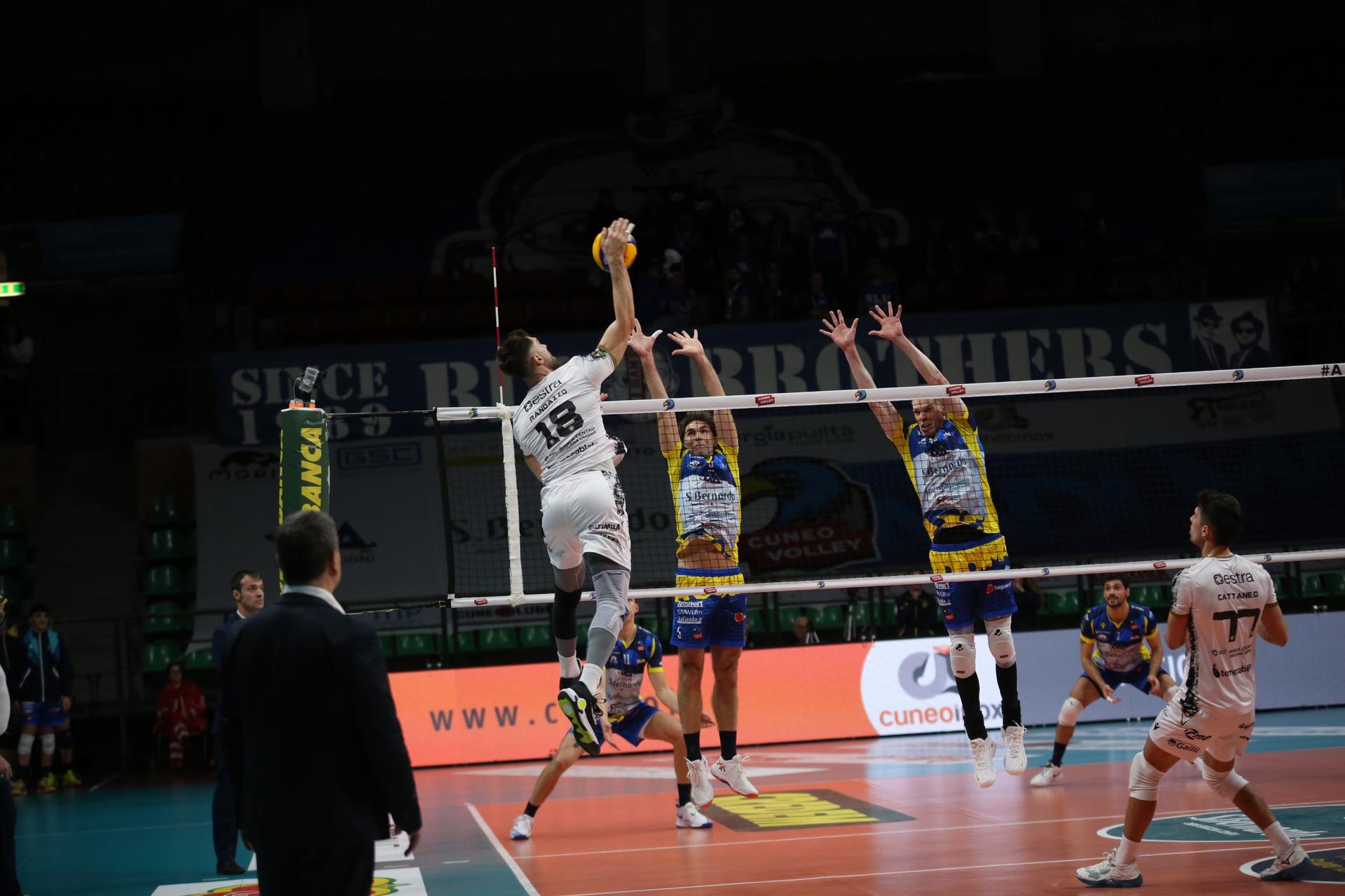 Una bellissima Emma Villas Siena vince a Cuneo (1-3)