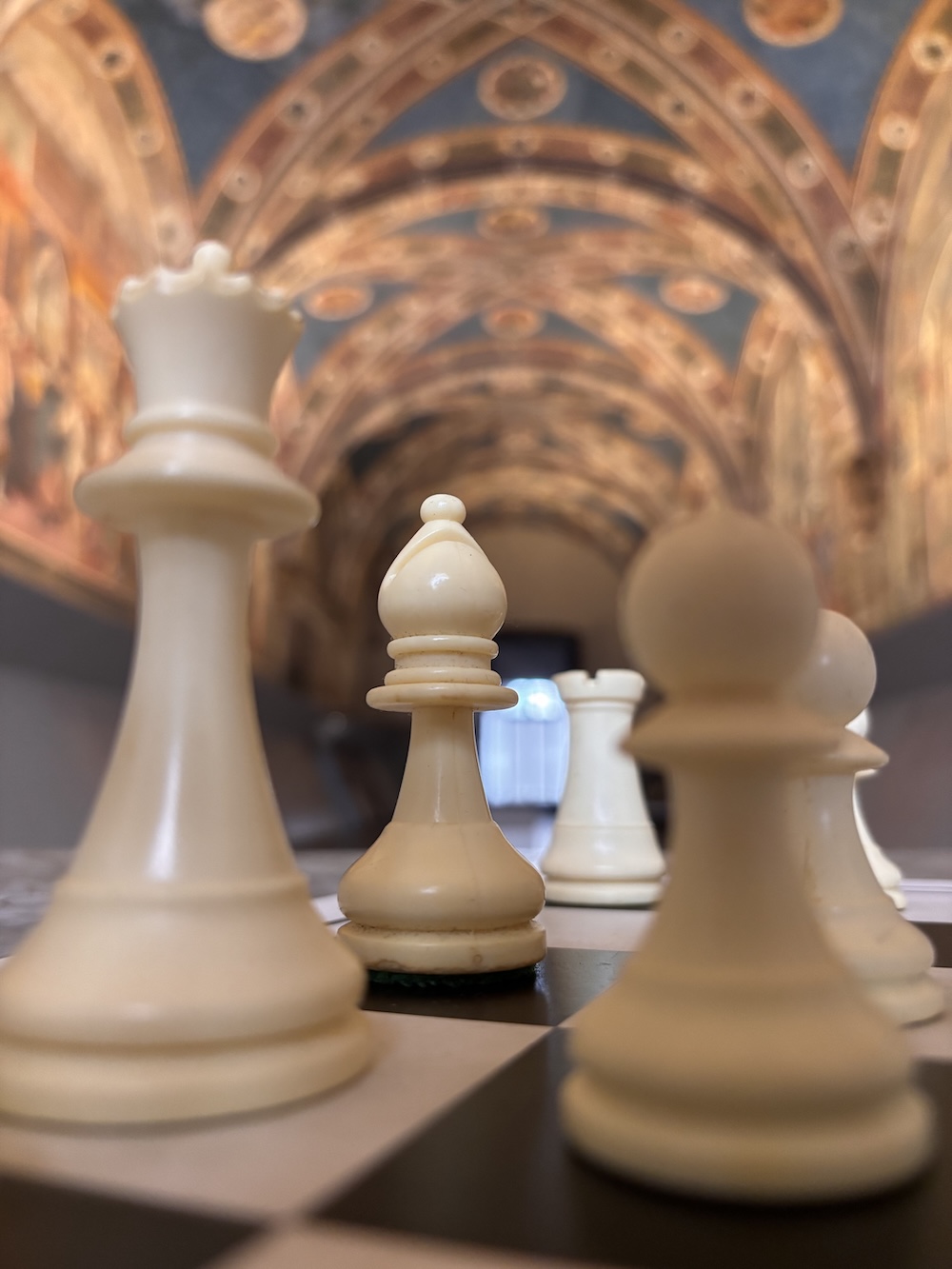 Siena fa Scacco Matto: al via al Santa Maria della Scala un weekend di eventi tra scacchi, arte e cultura