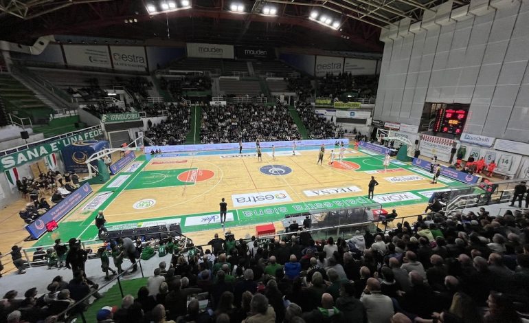 Il Costone fa suo il derby e inguaia la Mens Sana: biancoverdi spreconi, niente Poule Promozione