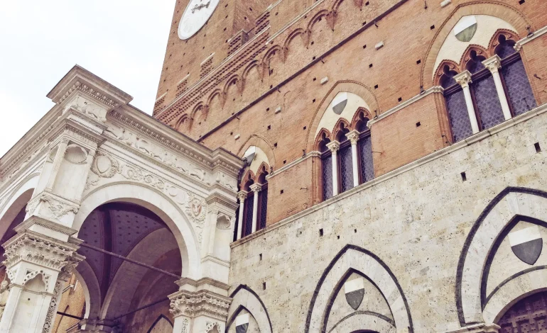 Siena si illumina di giallo per la giornata nazionale della consapevolezza sull’endometriosi
