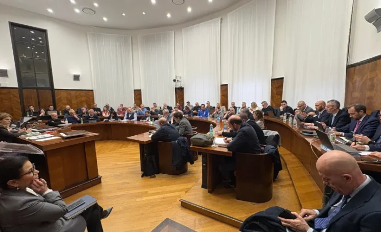 Beko, il Ministero: “Nelle prossime ore la firma tra Comune e Invitalia per l’acquisizione del sito di Siena”