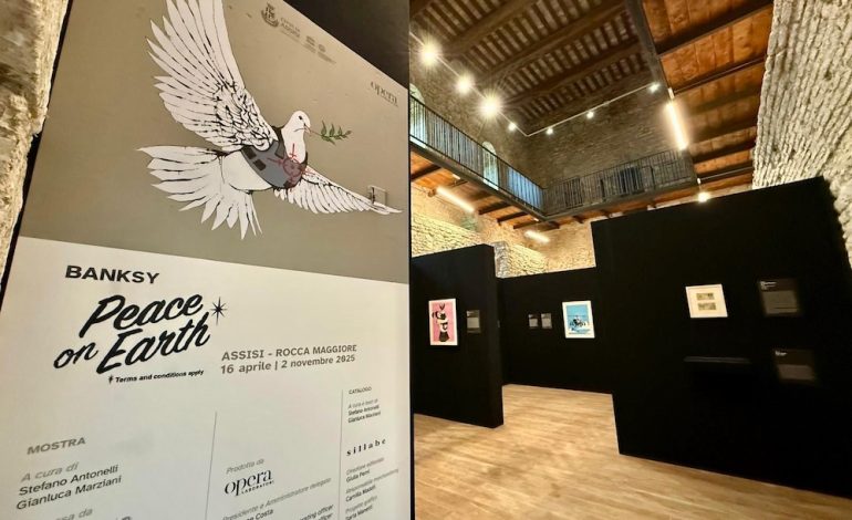 Banksy ad Assisi, la mostra-messaggio prodotta da Opera Laboratori nella città della pace