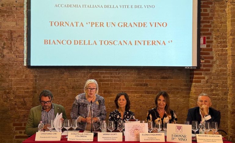 Un vino bianco che rappresenti la Toscana interna: parte da Enoteca Italiana Siena il tavolo di lavoro tra ricerca, consorzio e sommelier