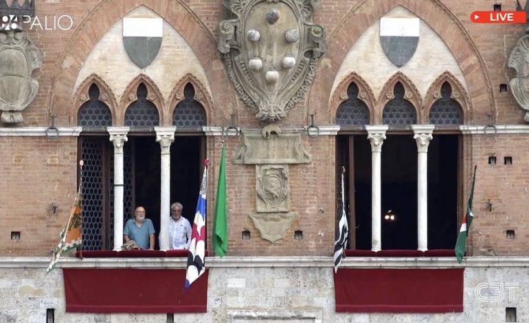 Palio rinviato, ecco i nuovi orari. Si corre domani