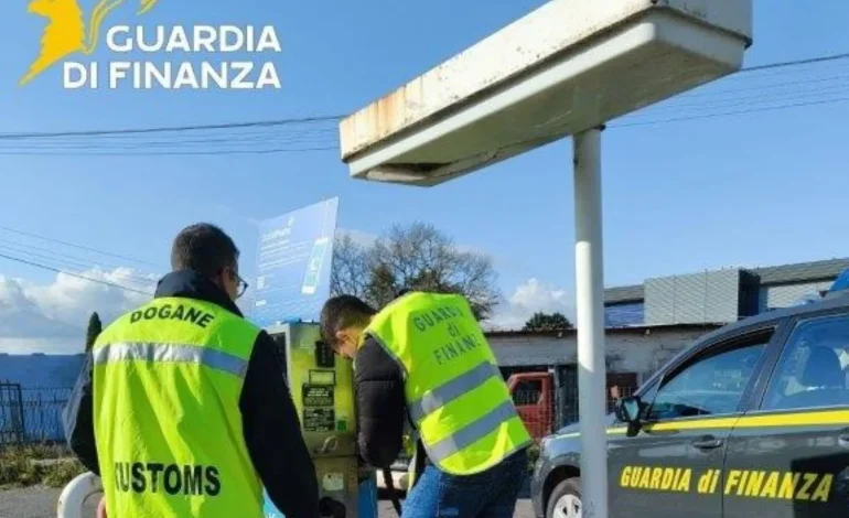 Sequestrati 70mila litri di gasolio altamente infiammabile, indagini partite dopo un controllo nei distributori senesi