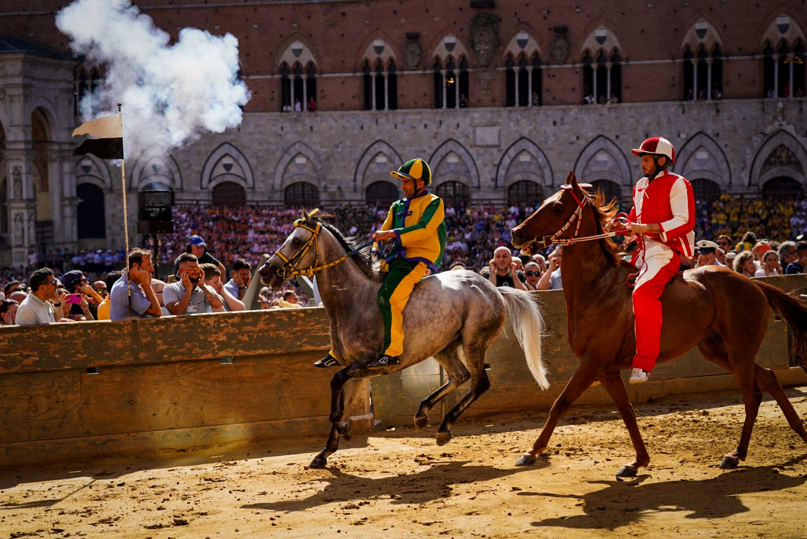 Palio 16 agosto, il Bruco vince la quarta prova – VIDEO