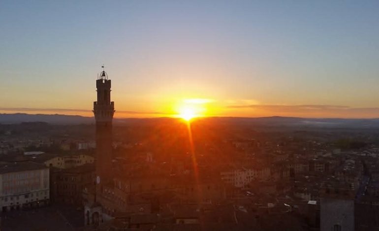 Prima Lux: a settembre quattro appuntamenti insoliti per vedere l’alba a Siena dal Facciatone del Duomo e dall’altana di Palazzo delle Papesse