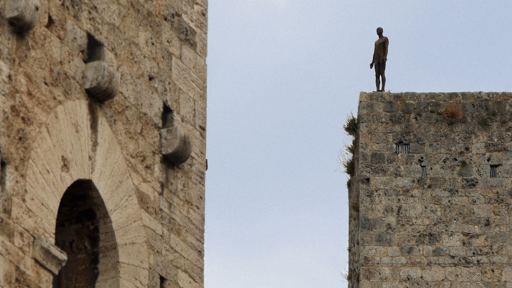 San Gimignano celebra l’arte contemporanea di Antony Gormley
