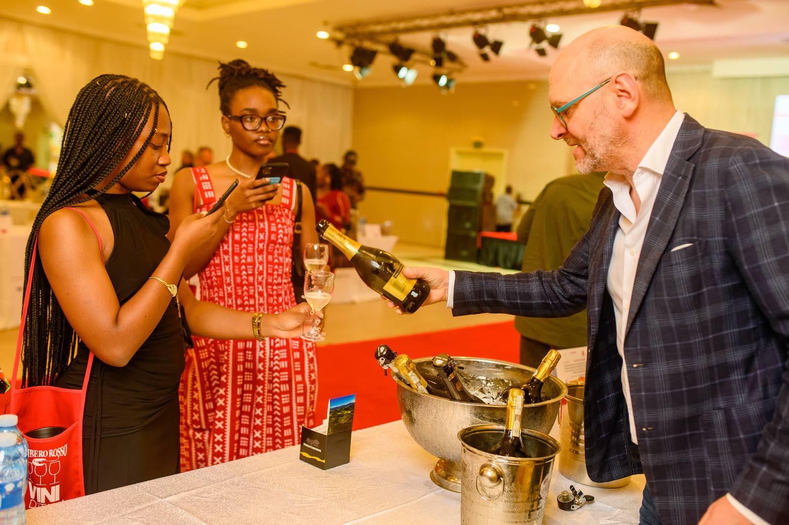 Vino, il debutto africano del Chianti è un successo: bene la masterclass e le degustazioni in Nigeria 
