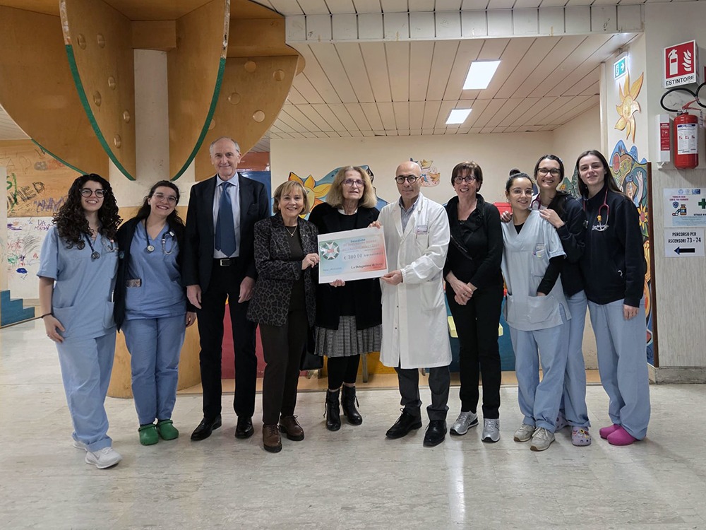 L’Associazione Nazionale Insigniti Onorificenze Cavalleresche d’Italia ANIOC di Siena effettua una donazione all’associazione “Insieme per i bambini onlus” per la Pediatria dell’Aou Senese