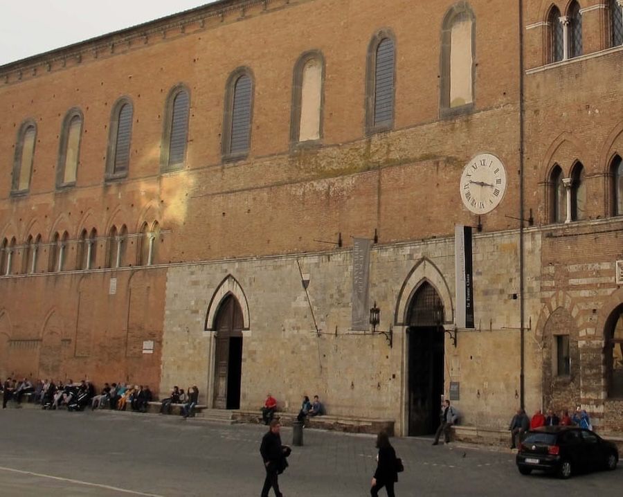 Restauro delle sedute esterne del Santa Maria della Scala, approvato progetto di fattibilità