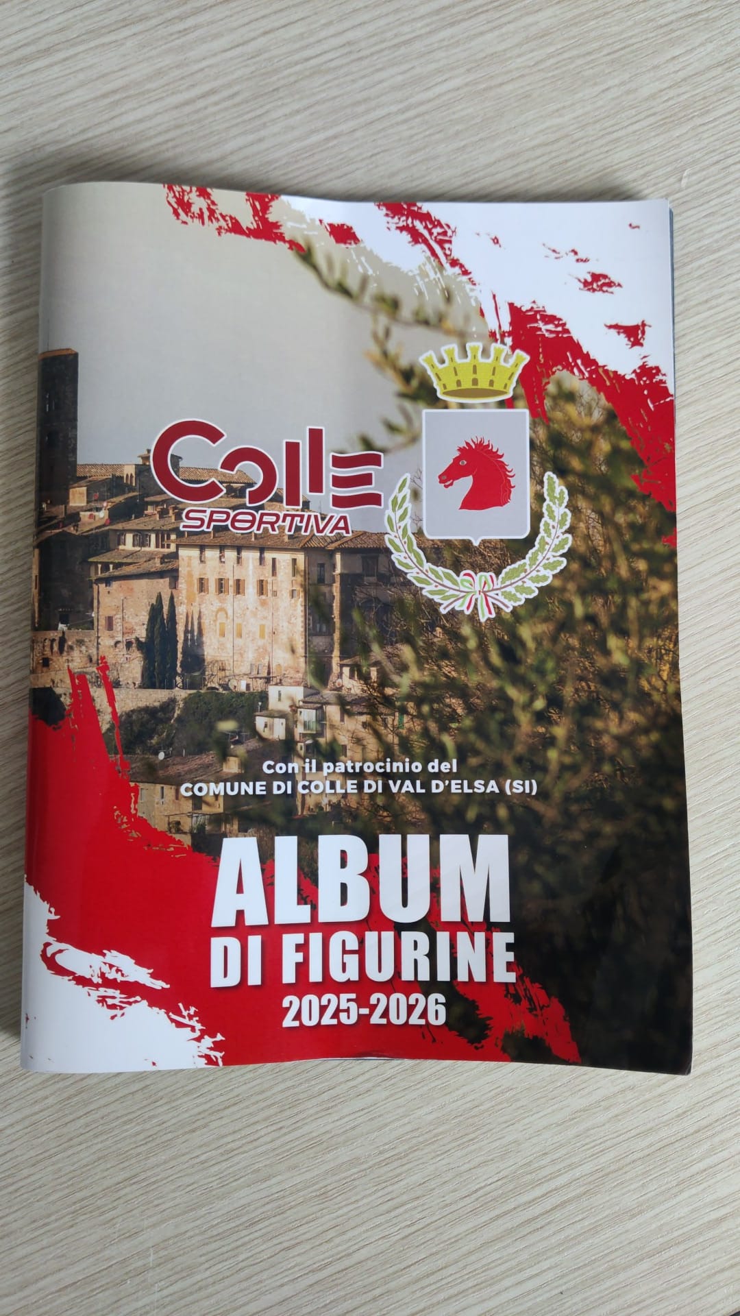 Colle di Val d’Elsa si racconta in figurine: successo per l’album delle società sportive