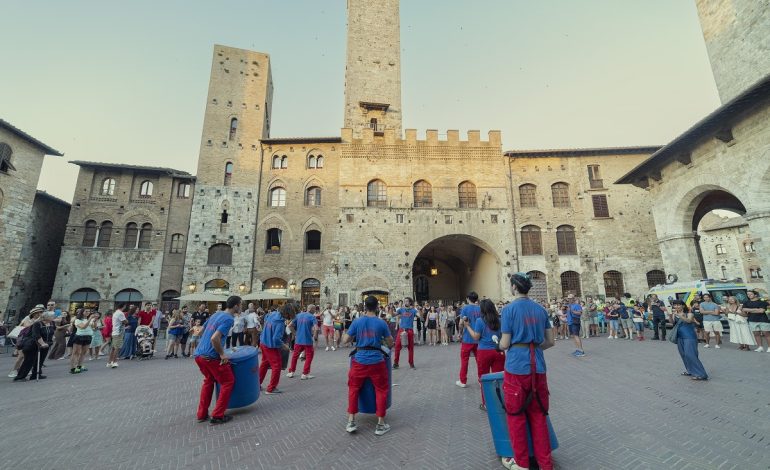Accade d’Estate continua con una settimana fra cinema, musica, camminate e spettacoli a San Gimignano