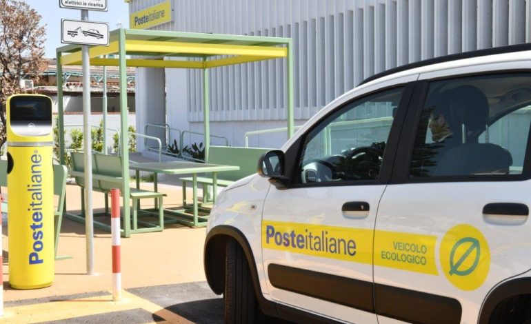 Poste Italiane per la mobilità sostenibile: oltre 3200 le colonnine di ricarica installate nei piccoli centri