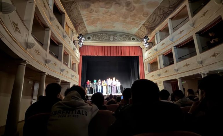 Il Comune di Montalcino rafforza la gestione dei teatri comunali: affidati i servizi per il Teatro degli Astrusi e per il Teatro della Grancia
