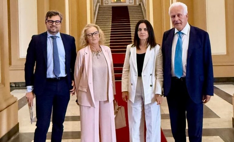 Mps, lo Stato non venderà il suo 4,8%. “L’integrità della banca è di interesse nazionale”. Chiesto il golden power