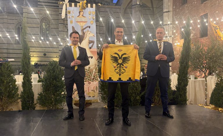 “Il trionfo del popolo e di Tittia”: la Contrada dell’Aquila celebra la propria vittoria al ricevimento delle autorità