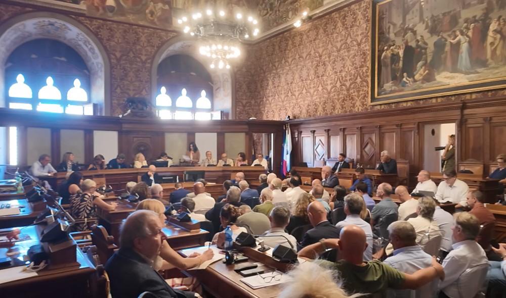 Mps, il Consiglio comunale approva una mozione all’unanimità