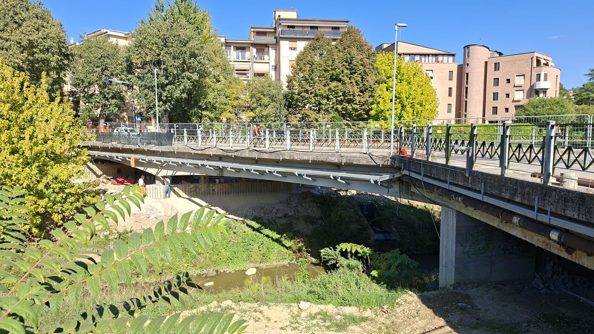 Poggibonsi, Ponte di viale Marconi: lavori in corso per il rinforzo delle fondazioni