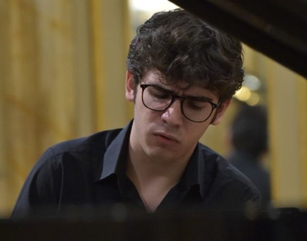 Ruben Xhaferi, allievo della Chigiana, vince il 42° Premio Venezia