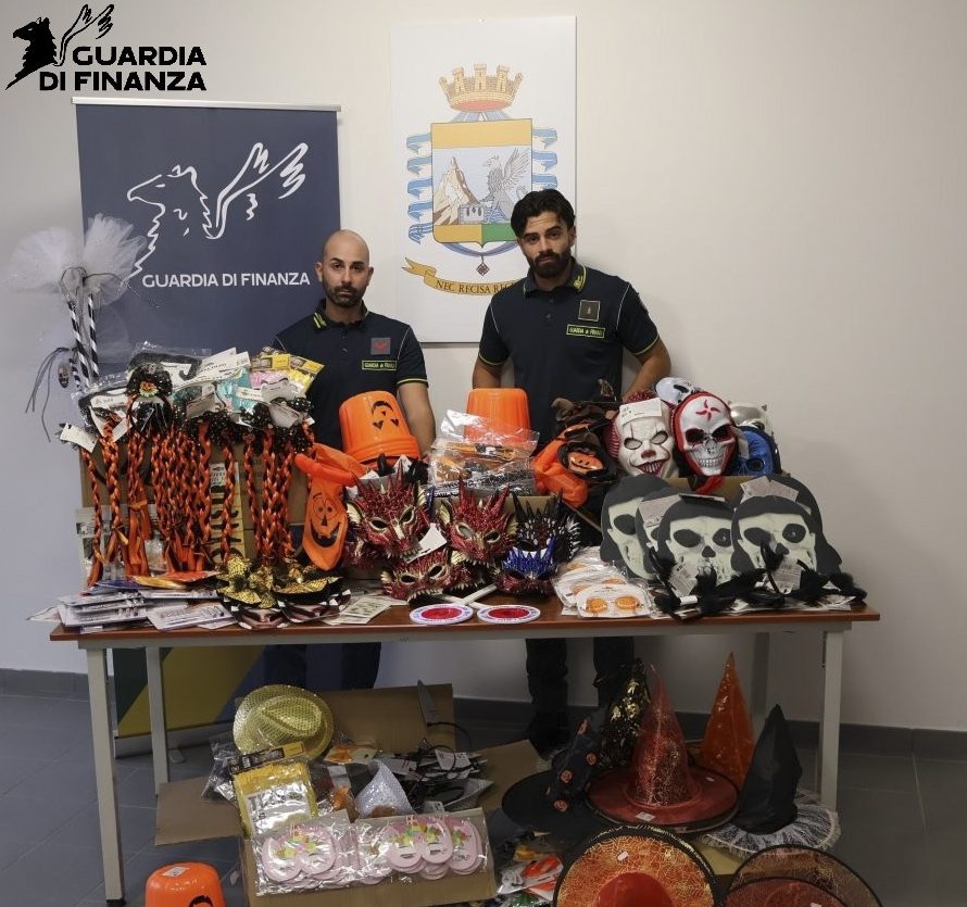 Halloween, sequestrati oltre 10mila articoli privi del marchio CE