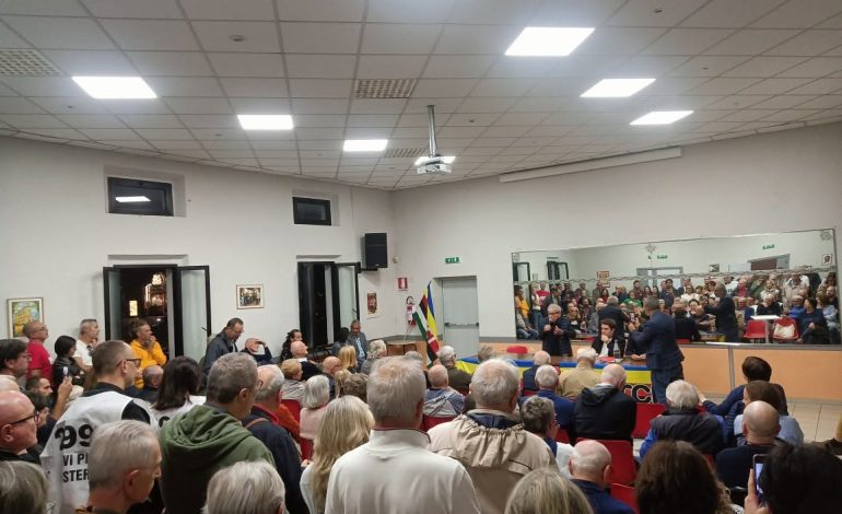 Circolo Arci Due Ponti, prosegue la mobilitazione per difendere la sede: 300 persone presenti all’assemblea pubblica