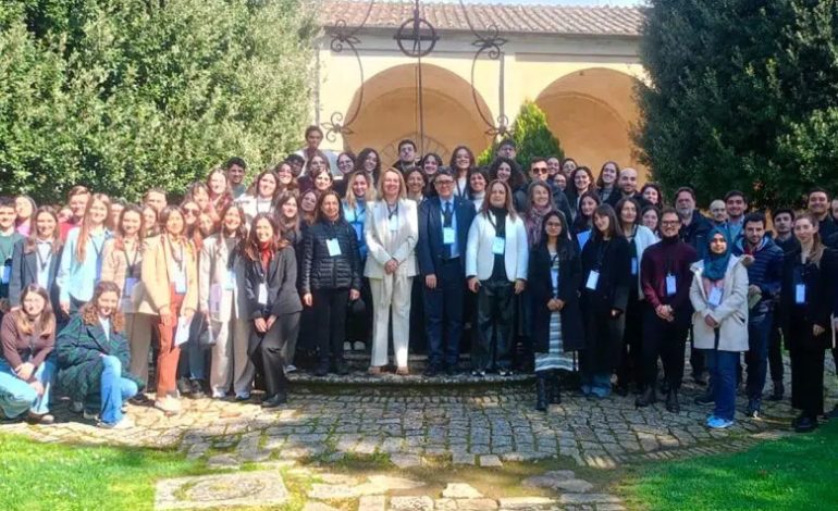 Scienze della vita, da Siena una strategia nazionale per i giovani ricercatori